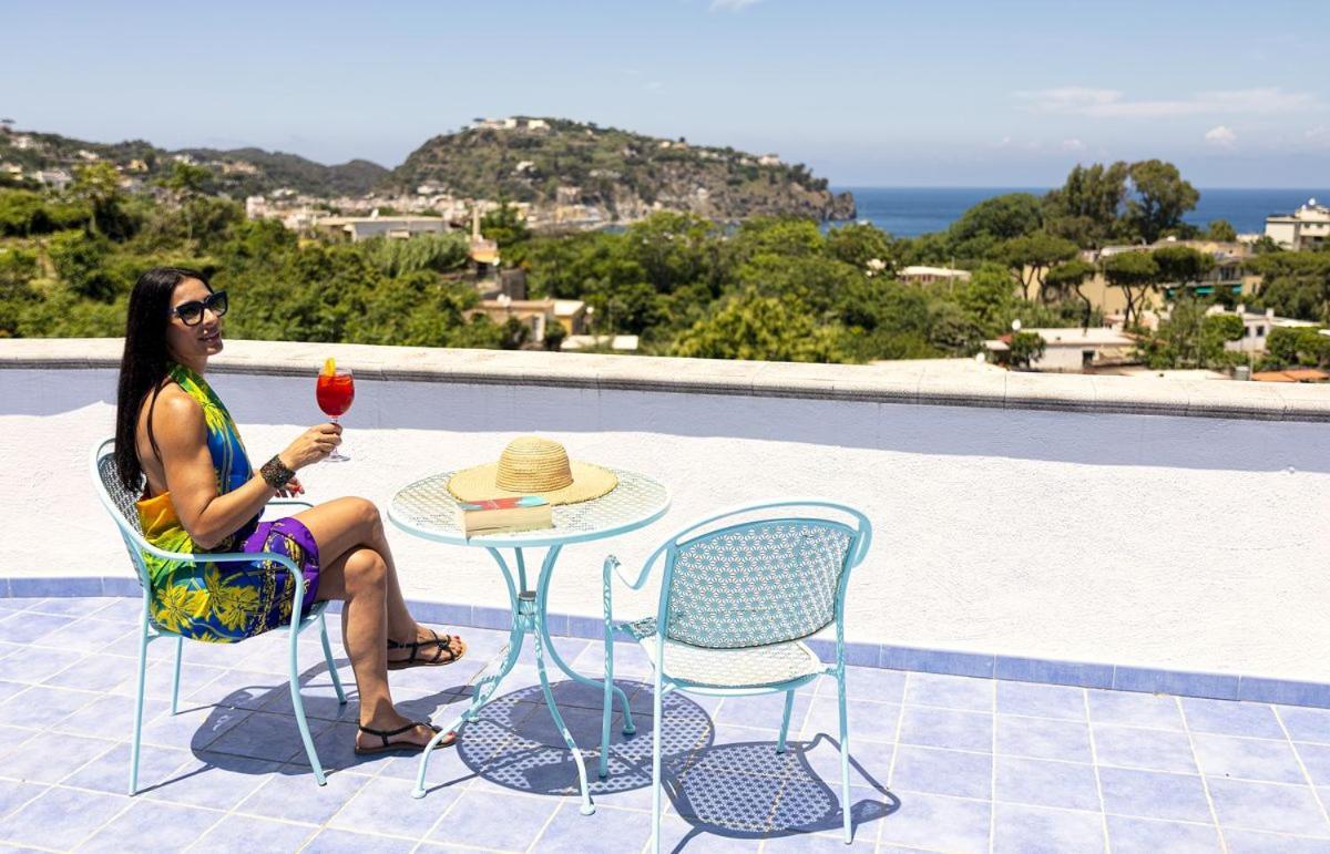 Bristol Hotel Lacco Ameno  المظهر الخارجي الصورة